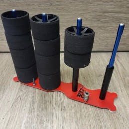 Support rouge pour 4 trains de pneus mousse 1/12