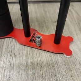 Support rouge pour 4 trains de pneus mousse 1/12